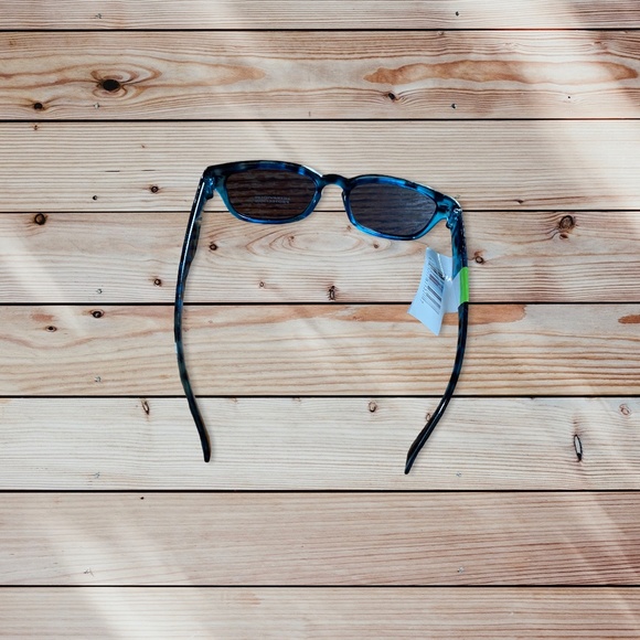 Blue leopard spot fashion sunglasses - Picture 4 of 4